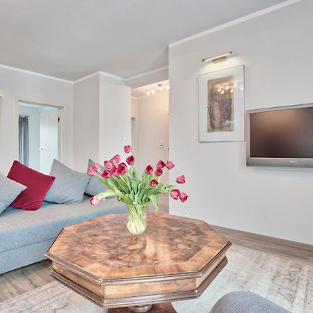 Family Apartment By Tyzenhauz Krakow Ngoại thất bức ảnh