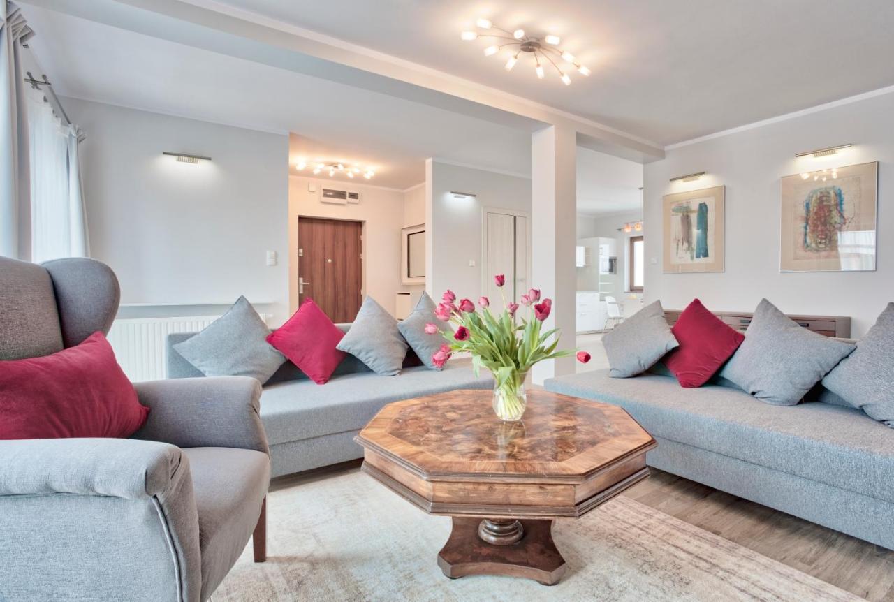 Family Apartment By Tyzenhauz Krakow Ngoại thất bức ảnh