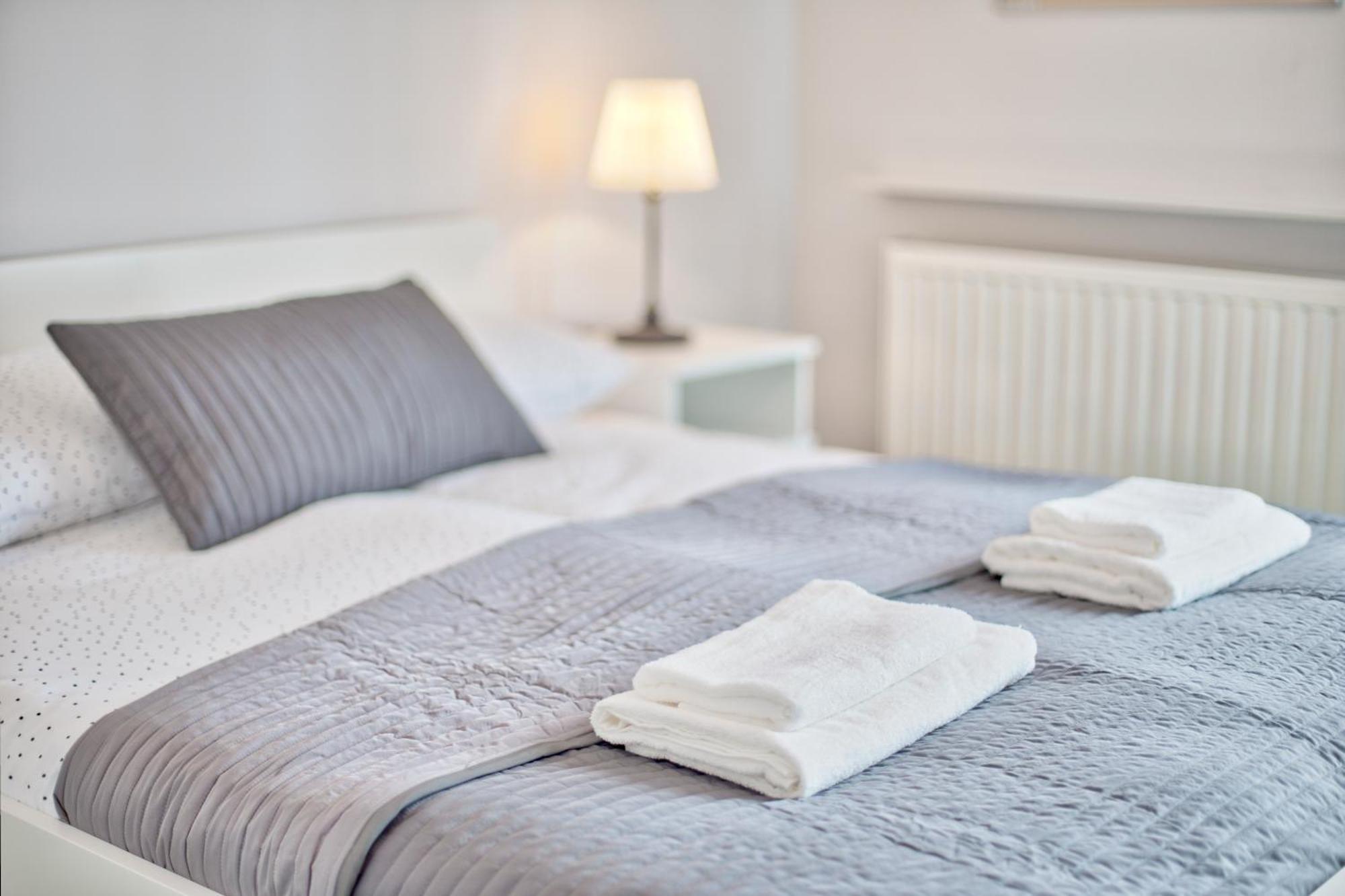 Family Apartment By Tyzenhauz Krakow Ngoại thất bức ảnh