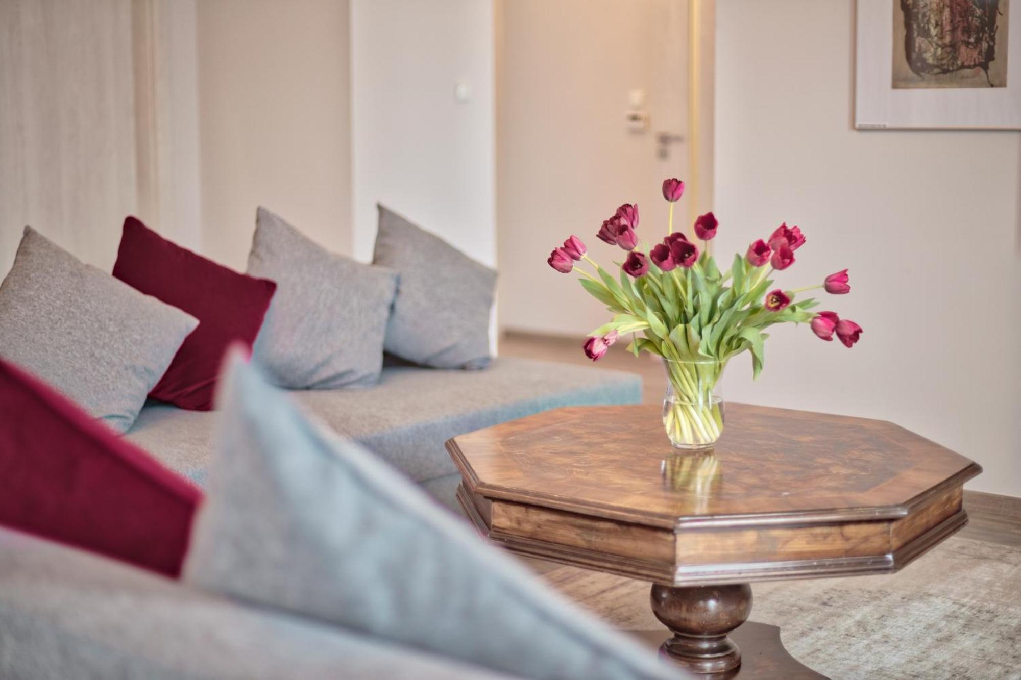 Family Apartment By Tyzenhauz Krakow Ngoại thất bức ảnh
