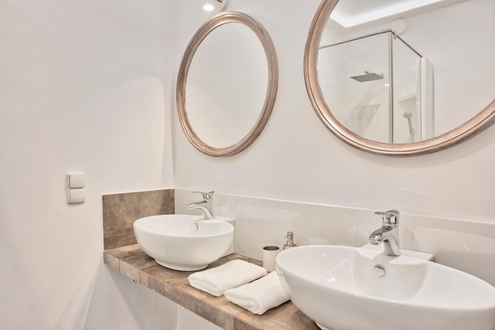 Family Apartment By Tyzenhauz Krakow Ngoại thất bức ảnh