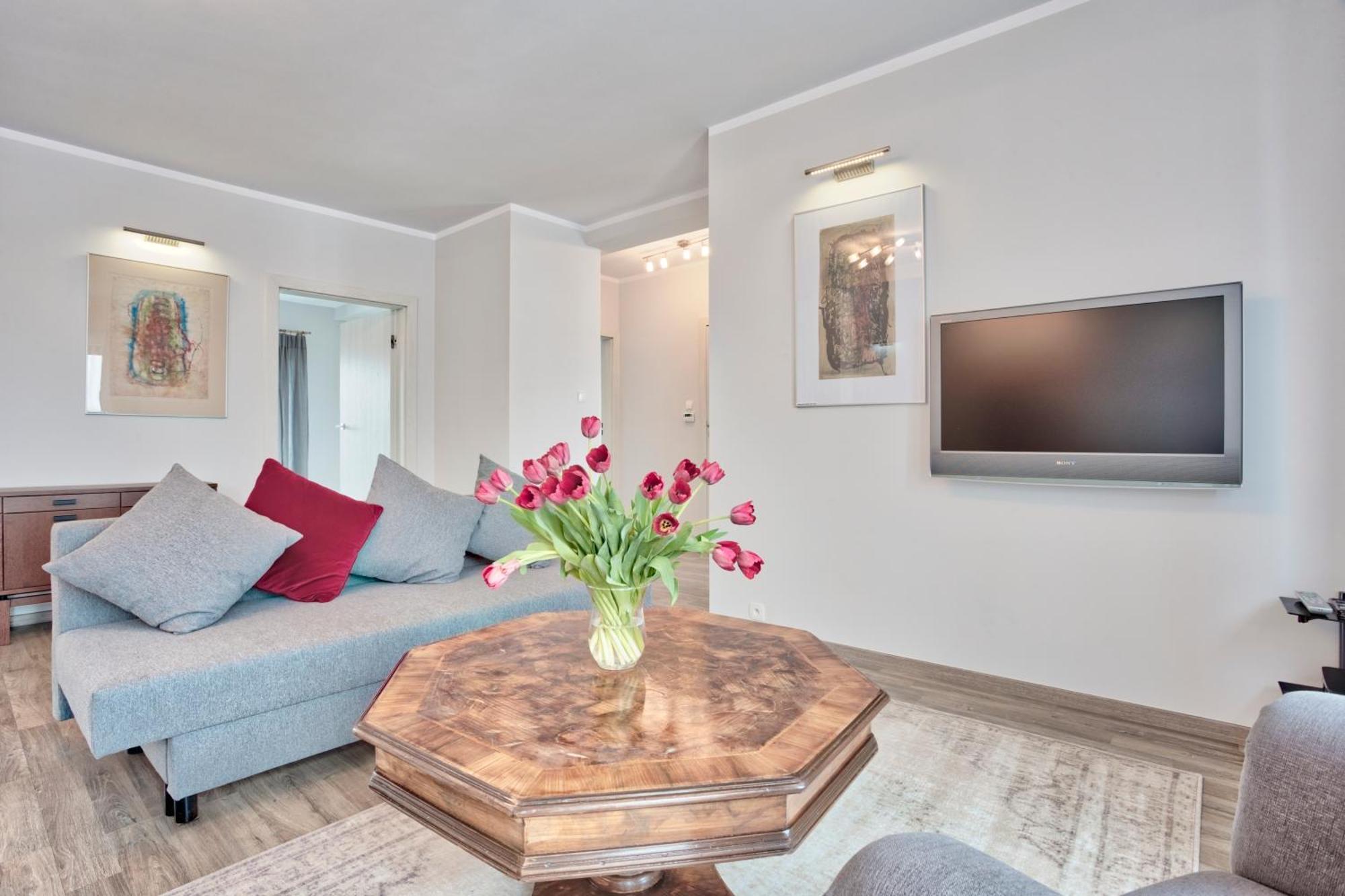 Family Apartment By Tyzenhauz Krakow Ngoại thất bức ảnh