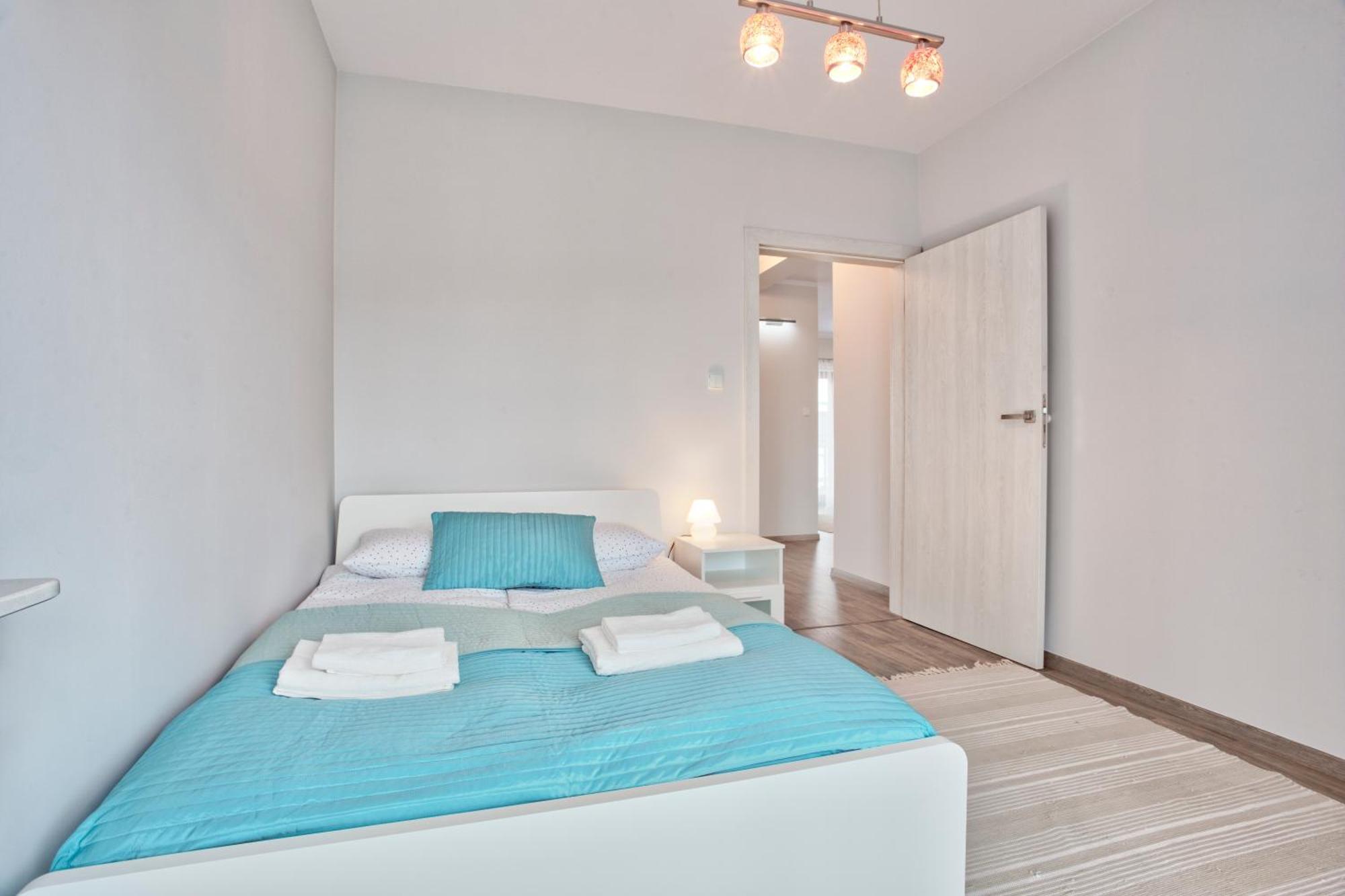 Family Apartment By Tyzenhauz Krakow Ngoại thất bức ảnh