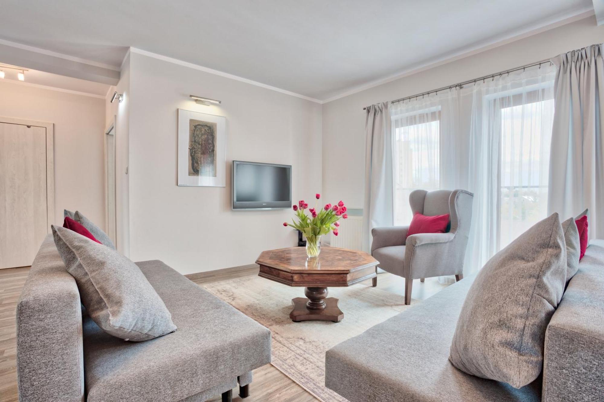 Family Apartment By Tyzenhauz Krakow Ngoại thất bức ảnh